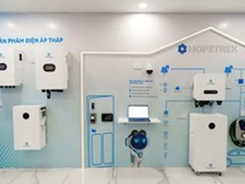 Việt Nam có 30 triệu hộ dân, chỉ 100.000 hộ dùng điện mặt trời: Một 'tân binh' toàn cầu vừa gia nhập cuộc đua