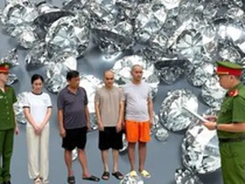 Khởi tố Trưởng phòng Phạm Thị Hồng Duyên SN 1994 liên quan 3.400 viên kim cương nhập lậu tuồn vào SJC