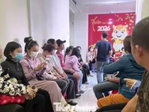 Ngược đời: Xếp hàng cả ngày không bán được vàng SJC