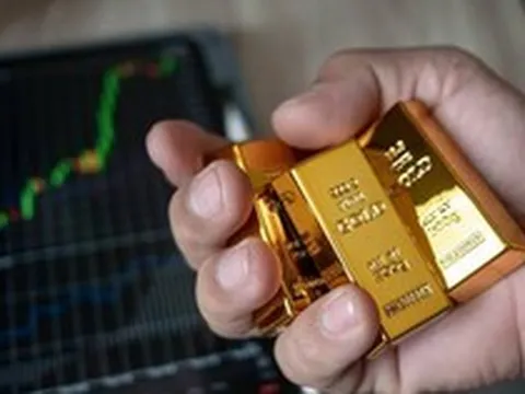 Giá vàng trồi sụt, một thế lực âm thầm "gom" hơn chục tấn