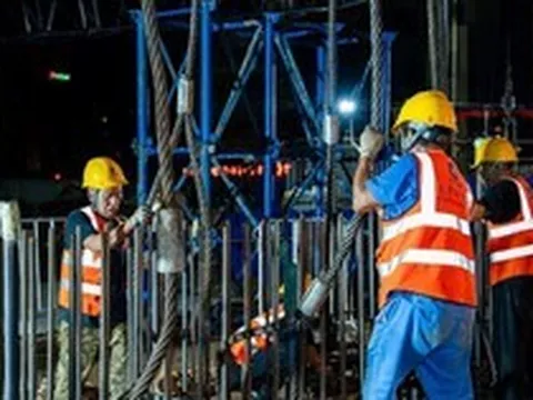 Đúng 2h sáng, Hà Nội vừa chứng kiến một “kỳ tích” nặng hơn 38 tấn tại công trình hơn 72.000 tỷ đồng