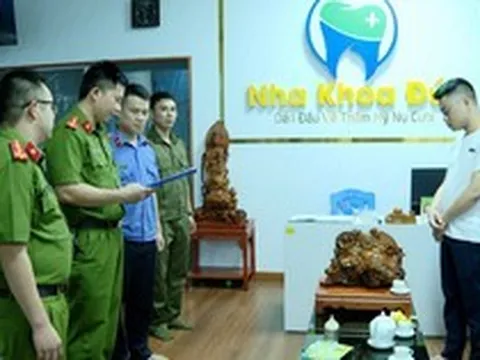 Thi hành lệnh khám xét, khởi tố chủ phòng khám nha khoa Hoàng Trọng Nguyên SN 1988