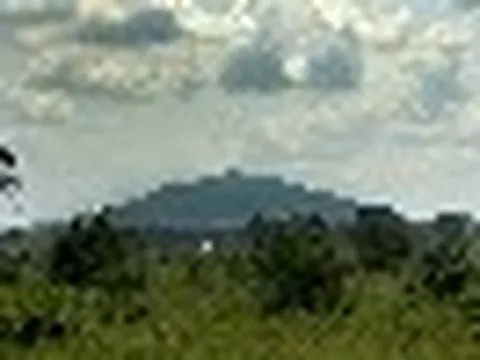 Phát hiện ‘kho báu’ trị giá hơn 1,6 triệu tỷ đồng nằm dưới khu đồi rộng gần 3,7 km², láng giềng Việt Nam lập tức tìm tới