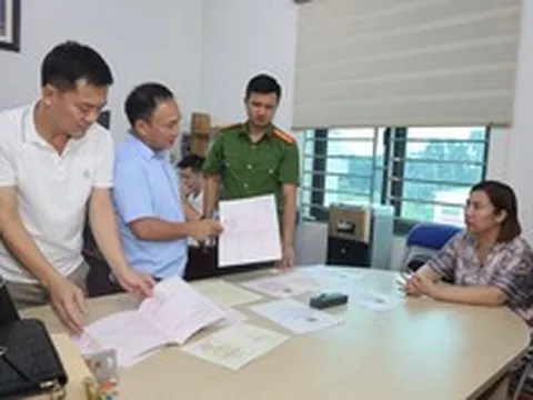 Khám xét khẩn cấp, khởi tố Lê Thị Kim Nhung liên quan 600 tỷ đồng, thu giữ 1.874 hợp đồng