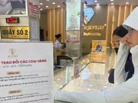 'Bạc mặt' vì vàng, kim cương