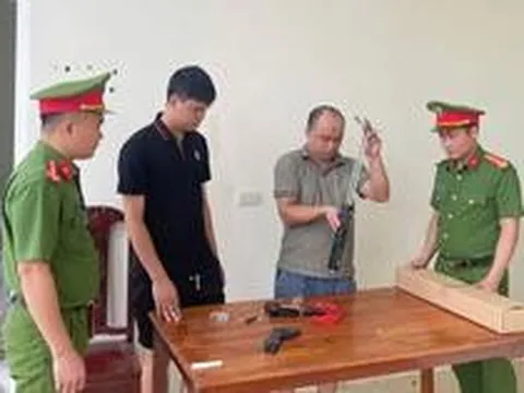 Khám xét nơi ở của TikToker Đỗ Mạnh Tùng SN 1987, công an thu giữ kho hàng "nóng"