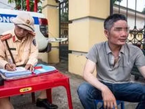 Bị phát hiện nồng độ cồn, tài xế nói 'không uống rượu bia, mặt đỏ do làm việc'