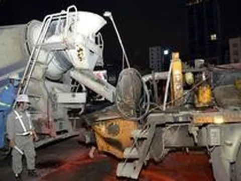 Phát hiện hơn 100 xe tải trộn bê tông từng đổ 1.200 m³ xuyên đêm, công trình ngầm dài 236 m, sâu 32 m lộ diện
