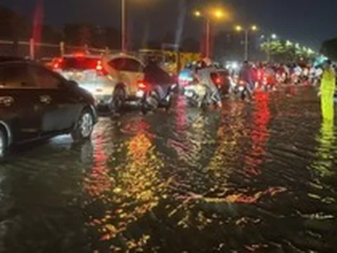 Hà Nội nêu nguyên nhân xuất hiện 2 điểm ngập ở Long Biên sau trận mưa lớn