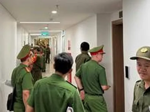 200 cán bộ, chiến sĩ đồng loạt kiểm tra 2 khu căn hộ cao cấp lúc 3 giờ sáng
