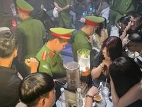 Công an bất ngờ kiểm tra cơ sở kinh doanh 129 Club lúc 0h