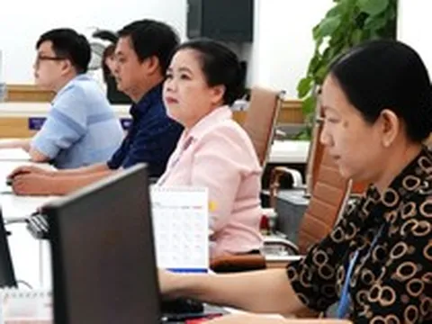 Thủ tục, hồ sơ bổ nhiệm lại, kéo dài thời gian lãnh đạo, quản lý đến tuổi nghỉ hưu