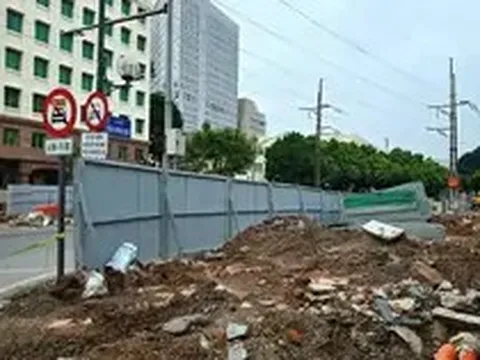 Gia hạn rào chắn phố Trần Hưng Đạo - Trần Khánh Dư