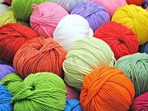 Uniqlo giảm dư nợ, May Việt Tiến báo lãi kỷ lục