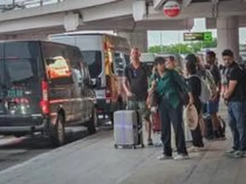 Trưởng Công an cửa khẩu Nội Bài lý giải phương án phân làn đón khách mới