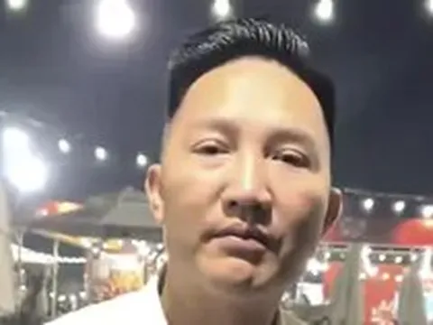 Huấn Hoa Hồng là ai?