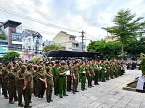 Công an đồng loạt kiểm tra 293 căn hộ tại một khu chung cư lúc rạng sáng