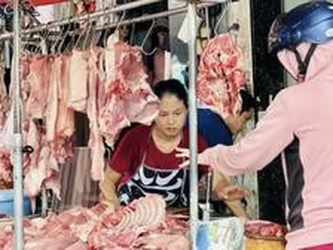 Bộ Tài chính nói gì về tình trạng ‘lương chưa tăng, giá đã chạy trước’?