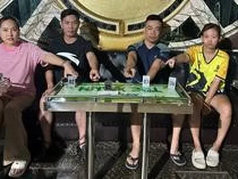Bắt giữ Lê Thị Quỳnh SN 1995 trong phòng hát karaoke