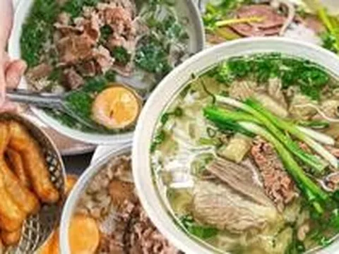 Vì sao phở Hà Nội hay bán hết trước giờ trưa?