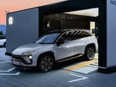 Một 'vua pin' tuyên bố sẽ xây 10.000 trạm đổi pin ô tô điện vào năm 2028, phục vụ 1 triệu xe mỗi ngày chỉ với 3 phút
