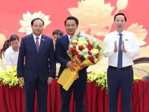 Phê chuẩn nhân sự Bộ Nội vụ và 2 tỉnh