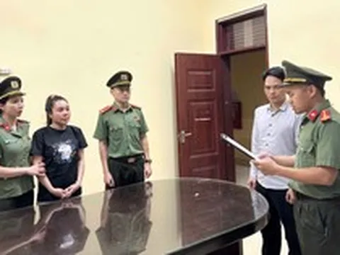 Bắt môi giới Hà Thị Thu Hiền SN 1992 khi vừa về nước