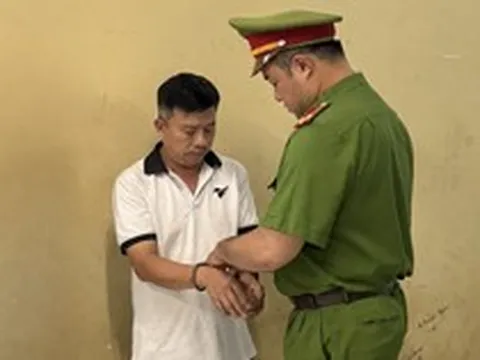 Bắt nguyên Trưởng ban quản lý chung cư ở TP.HCM lừa bán căn hộ tái định cư