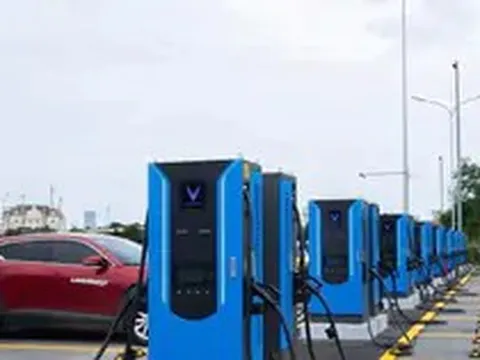 Vì sao ì ạch làm hạ tầng sạc xe điện trên cao tốc Bắc - Nam?