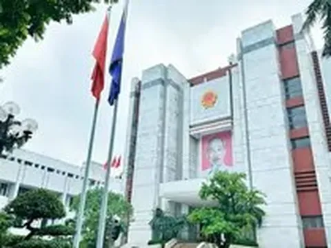 Hà Nội xem xét miễn nhiệm chức vụ Ủy viên UBND thành phố với 11 giám đốc sở, ngành