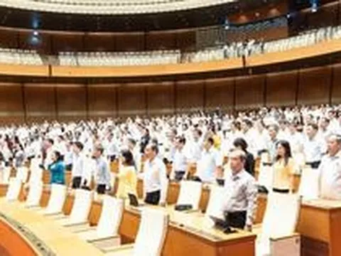 Quốc hội dành phút mặc niệm tưởng nhớ Chủ tịch Quốc hội Lào Xaysomphone Phomvihane