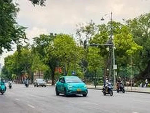Hà Nội nắng nóng gay gắt lên tới 38 độ C