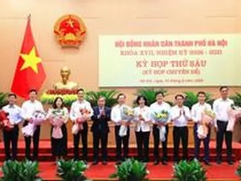 Hà Nội miễn nhiệm Ủy viên UBND thành phố với 10 giám đốc sở
