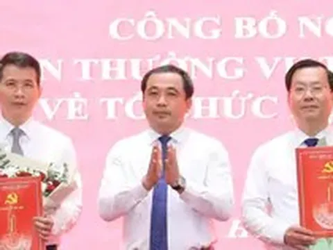 Hà Nội công bố 40 quyết định nhân sự lãnh đạo các sở, ngành và xã, phường