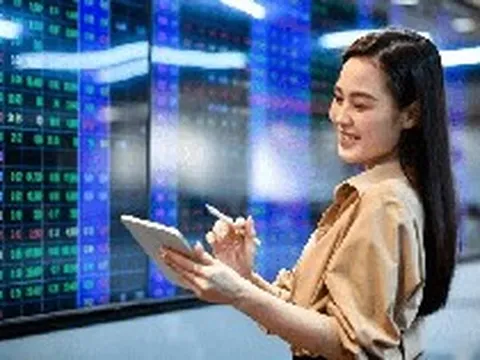 Hai cổ phiếu bất ngờ được tự doanh CTCK "gom" hàng trăm tỷ  trong phiên đầu tuần