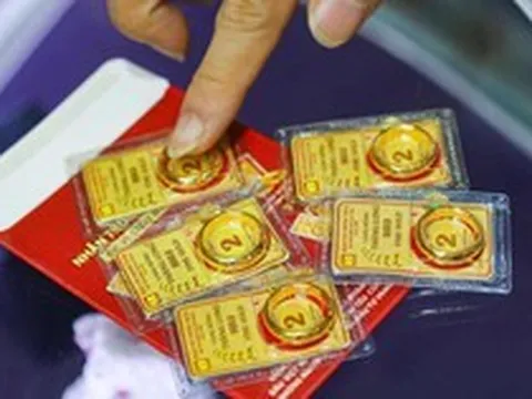 Giá vàng biến động liên tục, nhà đầu tư nên làm gì?