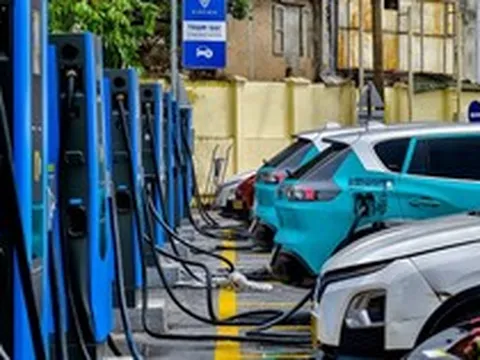 Đề xuất loạt quy chuẩn về trụ sạc, trạm sạc xe điện
