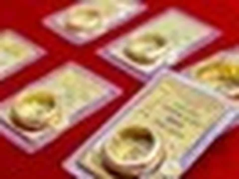 Giá vàng nhẫn trơn, vàng miếng chiều 11/8 tại SJC, PNJ, DOJI, Bảo Tín Minh Châu và Bảo Tín Mạnh Hải quay đầu giảm mạnh so với buổi sáng