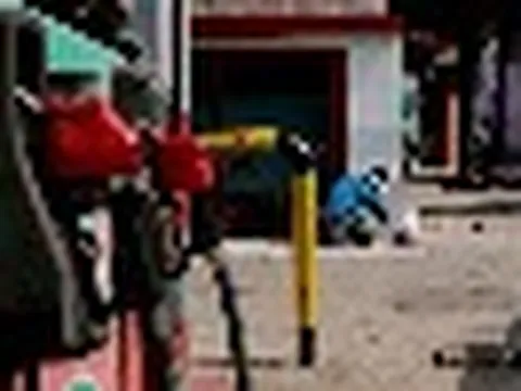Thiếu nhiên liệu trầm trọng, Cuba xuất hiện 'chợ đen' xăng Mỹ giữa lệnh cấm vận, giá có lúc lên đến 260.000 đồng/lít