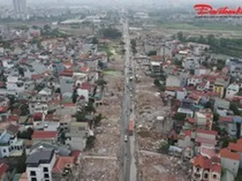 Hà Nội xử lý hố sâu sát nhà dân, lý giải tình trạng thi công “xôi đỗ” trên Quốc lộ 6