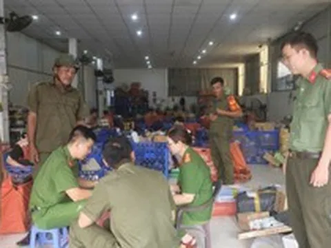 Hơn 50 cán bộ, chiến sĩ đồng loạt ra quân kiểm tra hàng loạt tài xế