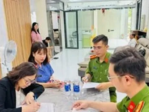 Dùng tài khoản cá nhân 'né' thuế, chủ doanh nghiệp vàng bạc bị khởi tố