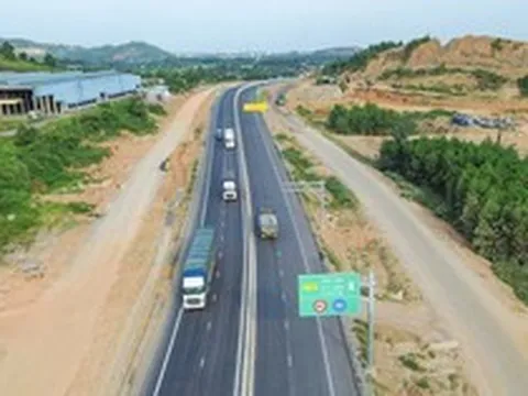 Đẩy nhanh tiến độ đầu tư, hoàn thiện hệ thống đường bộ cao tốc theo quy hoạch