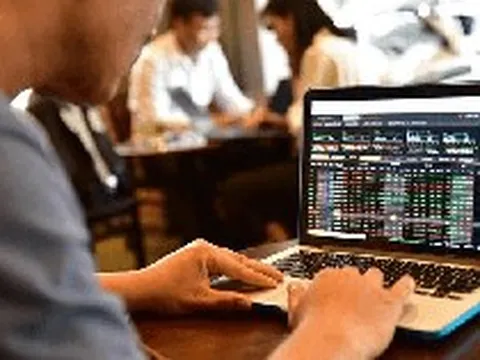 Chủ tịch Nguyễn Văn Hùng bán gần 5% công ty, thu về 110 tỷ đồng