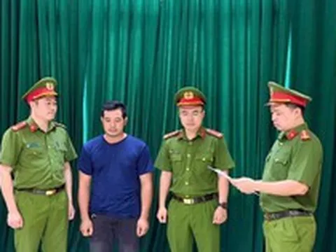 Quyết định khởi tố hình sự Giám đốc Phùng Văn Tuấn và kế toán Nguyễn Thị Thu Hà