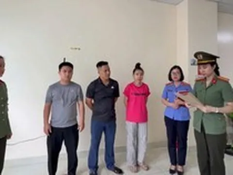 Khám xét khẩn cấp spa, bắt chủ đầu tư Vi Văn Đông, cán bộ tuyển dụng Vũ Thị Hà
