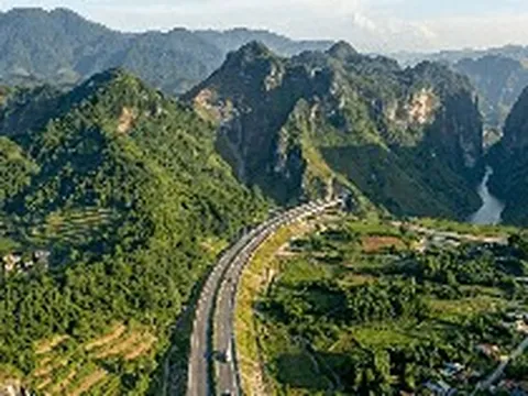Chỉ đạo mới tại tuyến cao tốc hơn 43.700 tỷ đồng đi qua 2 con đèo hiểm trở: Không để tình trạng có mặt bằng nhưng chậm triển khai