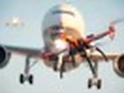 Hãng bay 'bốc hơi' 5,6 tỷ, hơn 9.000 khách ảnh hưởng UAV