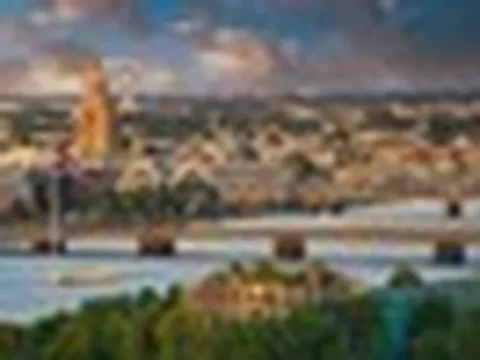 Kinh tế lao đao vì ‘quay lưng' với Moscow và viện trợ Ukraine, chính trị gia nước châu Âu kêu gọi quay lại làm ăn với Nga, đòi EU hỗ trợ tiền