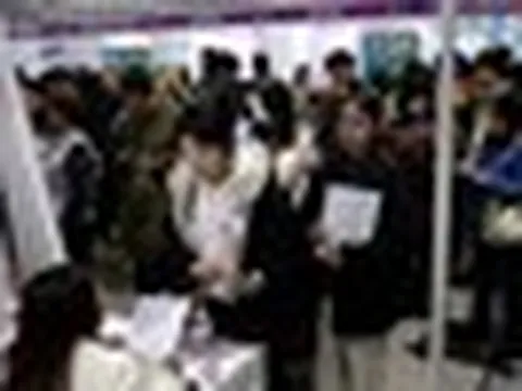 Gần 1/5 thanh niên thất nghiệp, sinh viên ra trường rải hàng trăm đơn xin việc mà chỉ được 1-2 công ty phản hồi: Tình cảnh buồn tại nền kinh tế lớn nhất châu Á